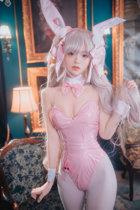 364.DJAWA Photo - Alice - Alice Wonderla